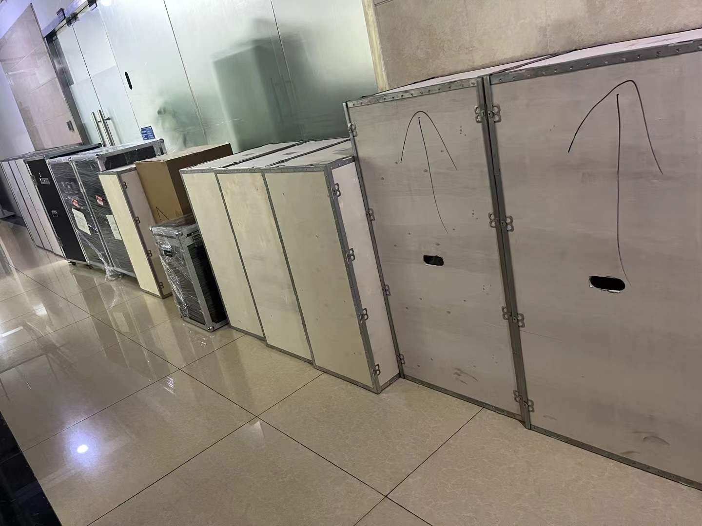 Protective Packing for BY BEAUTY beauty equipment orders